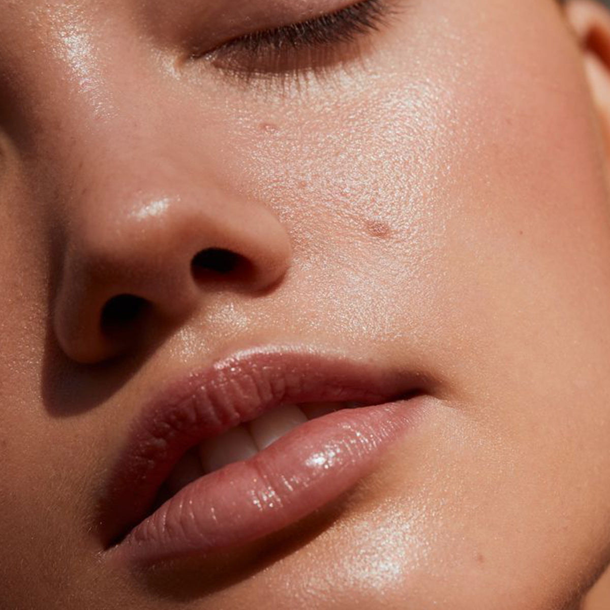 Cápsulas de Suero de Triple Vitamina C para la Cara: Corrección de Manchas Oscuras con Camelia Niacinamida VE Suero Antienvejecimiento para Mujeres - 28 Cápsulas para Tensar la Piel Flácida y las Líneas Finas